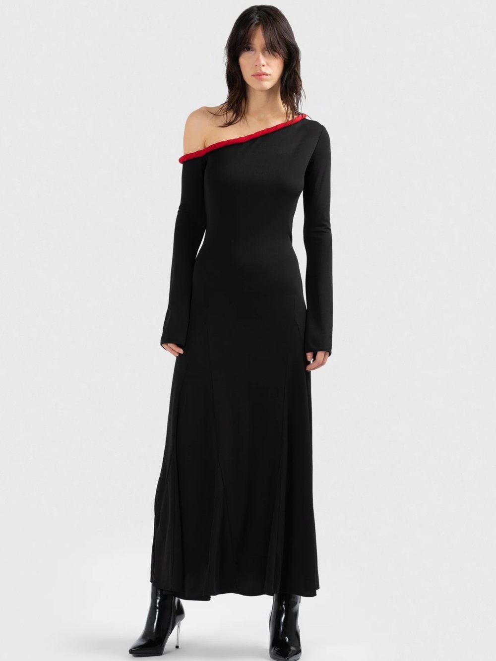 DIVALO Transylvania Off-Shoulder Black Maxi Dress with Red Trim